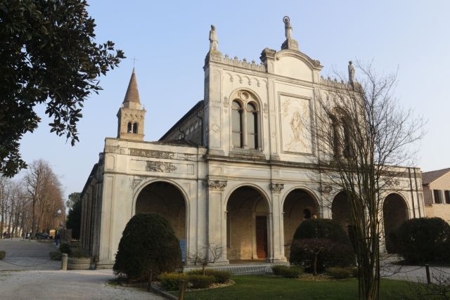 Santuario Madonna delle Grazie, Piove di Sacco. Chauffeur service with professional driver.